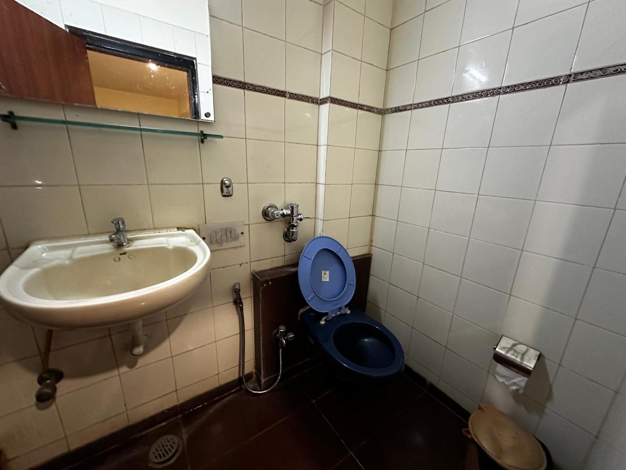 The Saffron Suites Sasupada Bagian luar foto